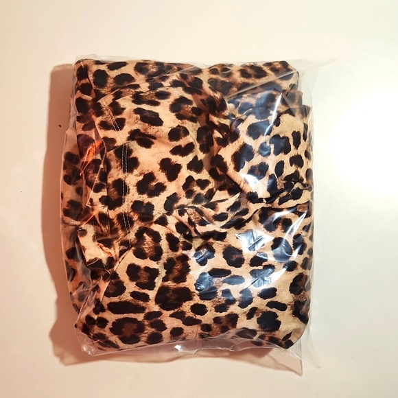 ❤️NWT VINTAGE TORRID SHIRT - LEOPARD PRINT SUPER SOFT BUTTON SLEEP TOP PLUS SIZE - Picture 5 of 10